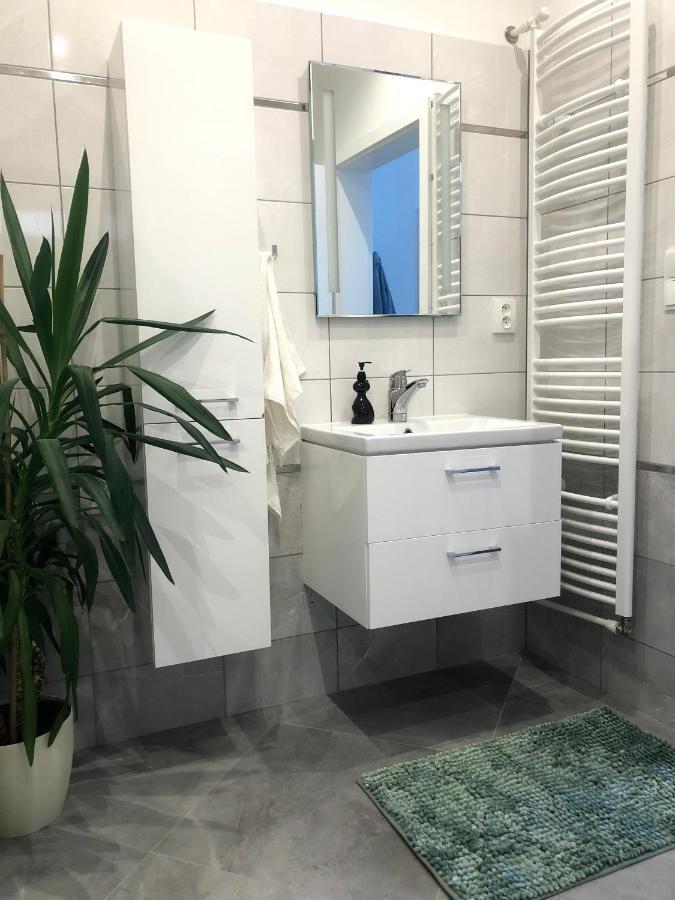 Art Apartment เตลช์ ภายนอก รูปภาพ